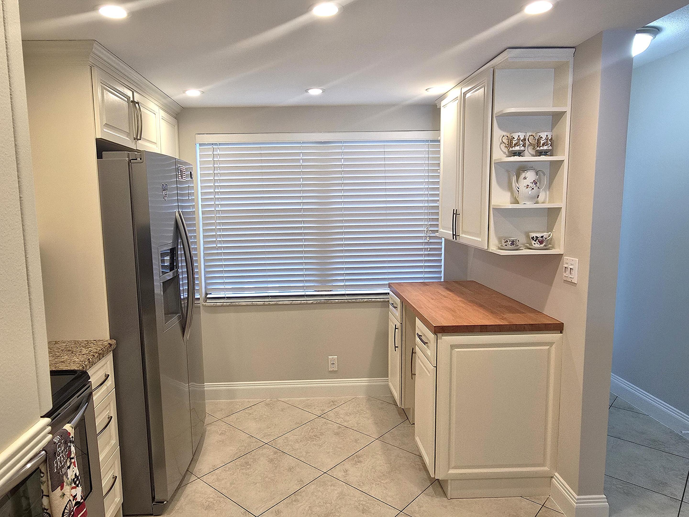 2903 Victoria Circle N2
