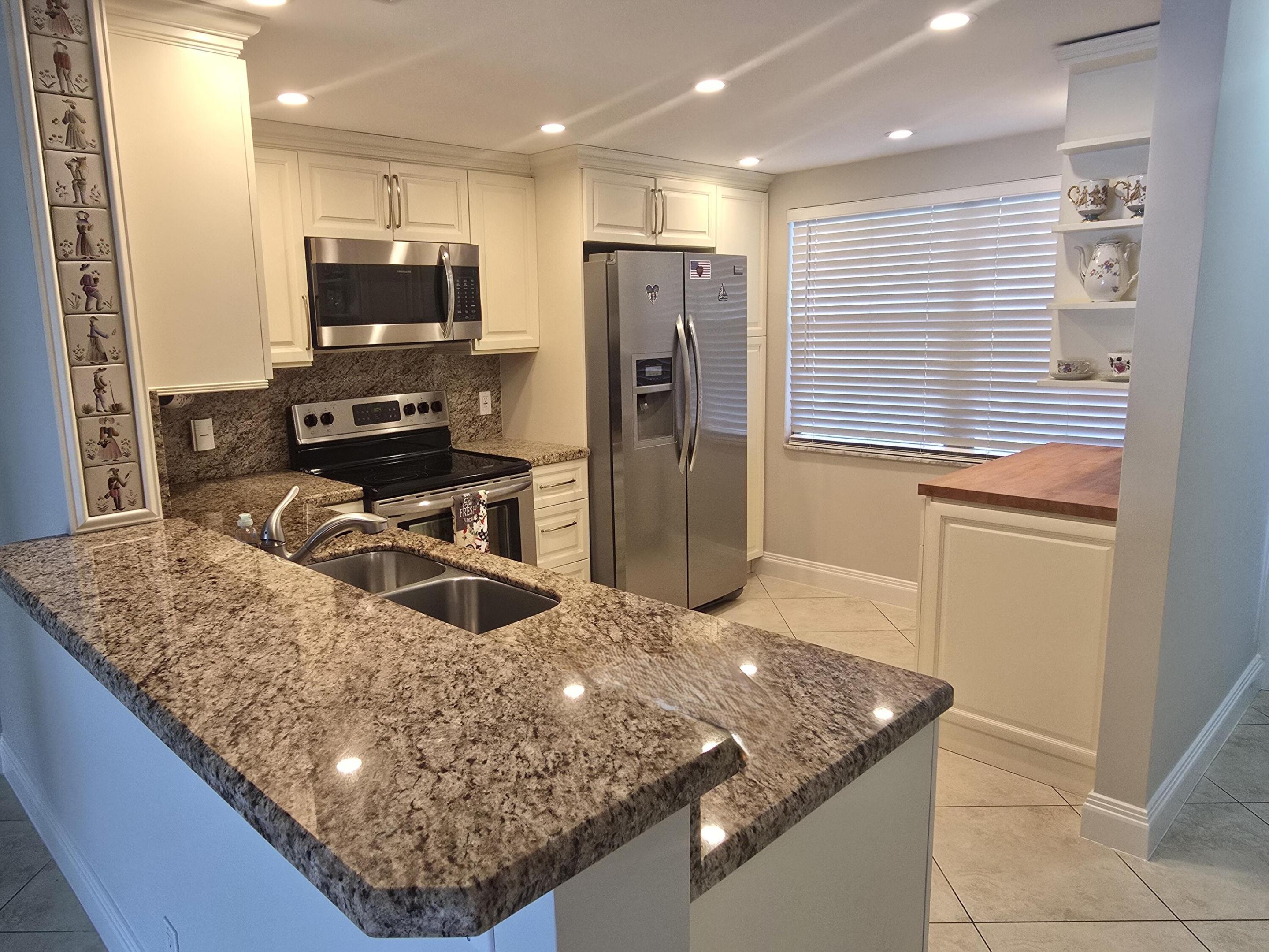 2903 Victoria Circle N2