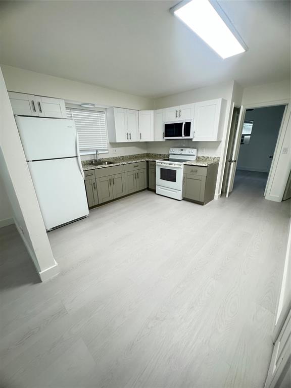 LAKE WORTH TOWN OF ADD 1 - Residential Lease