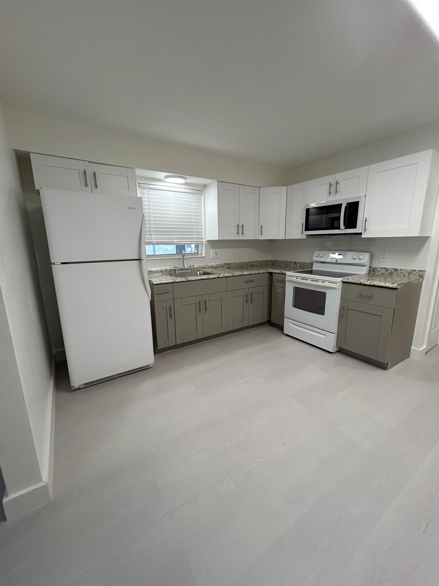 LAKE WORTH TOWN OF ADD 1 - Residential Lease