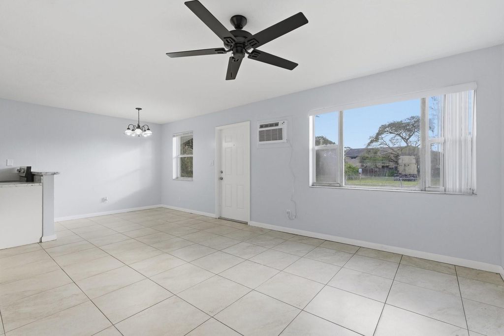 Photo of 533 NW 15th Way, Fort Lauderdale, FL 33311 (MLS # F10542354)