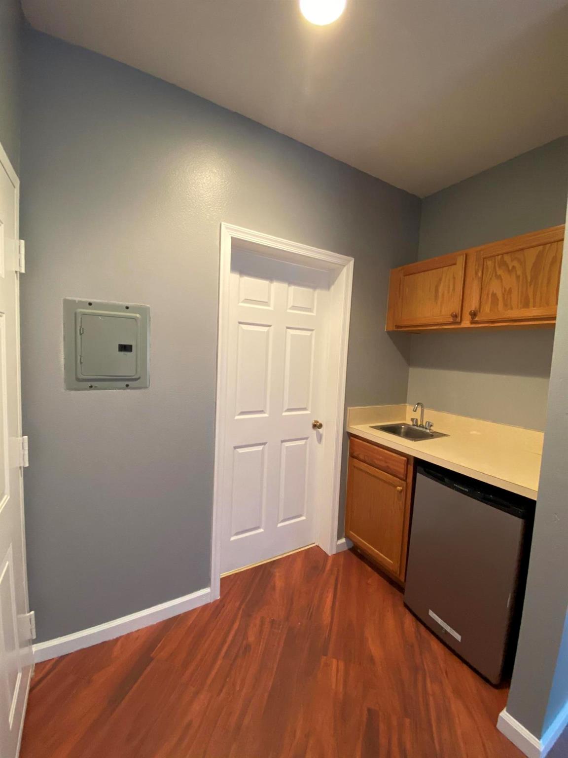 CASTLE PINES CONDOMINIUM - Residential Lease