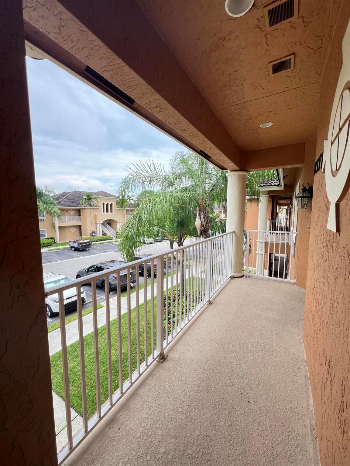 CASTLE PINES CONDOMINIUM - Residential Lease