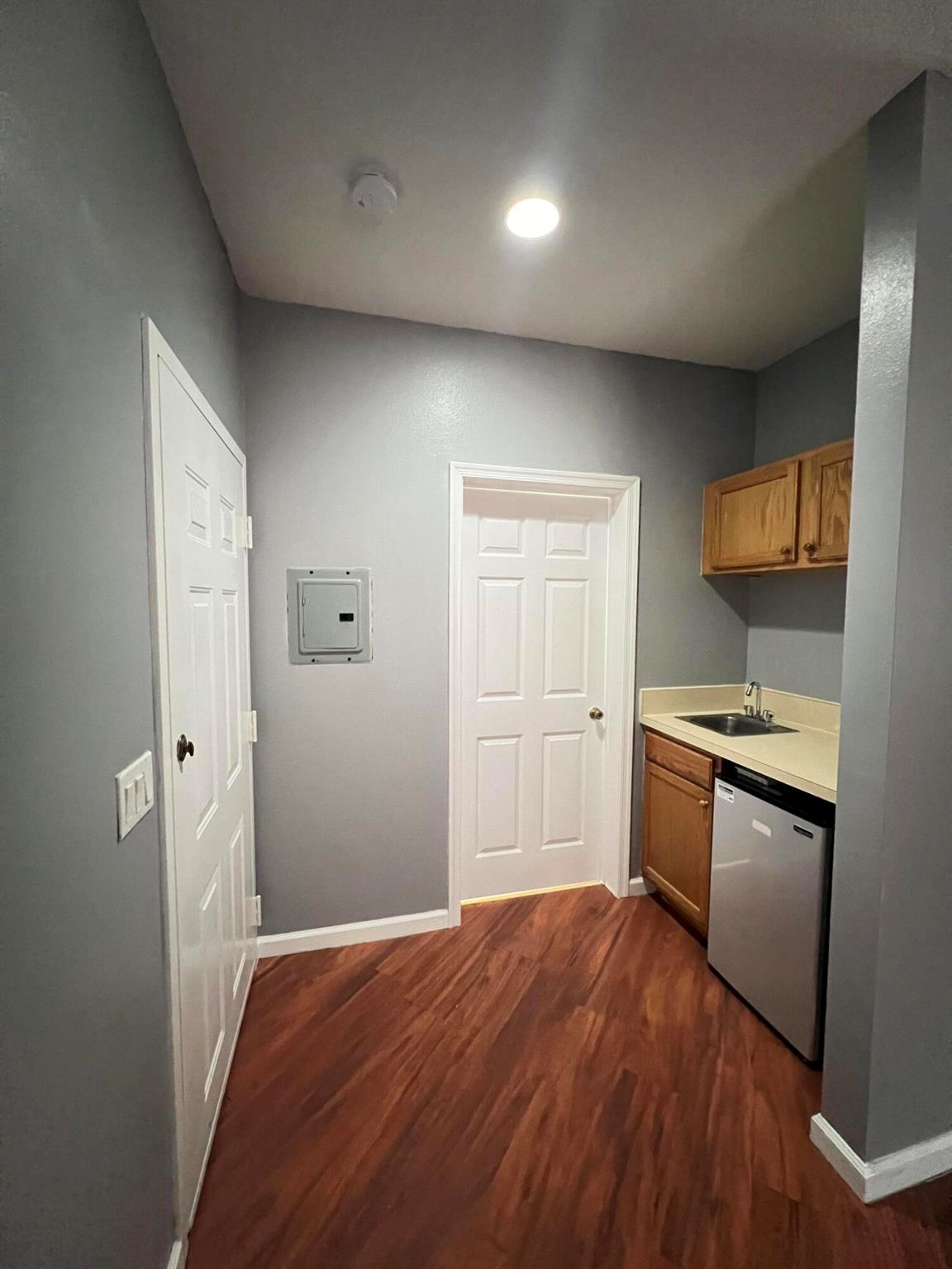 CASTLE PINES CONDOMINIUM - Residential Lease