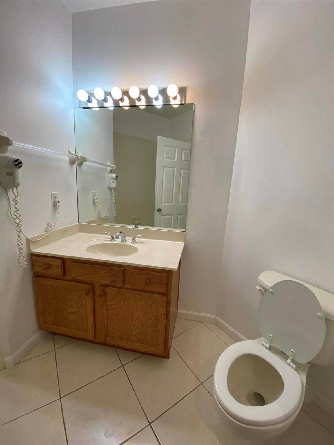 CASTLE PINES CONDOMINIUM - Residential Lease