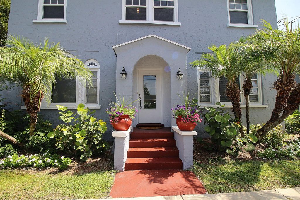 Photo of 301 S Palmway #1, Lake Worth Beach, FL 33460 (MLS # R11039216)