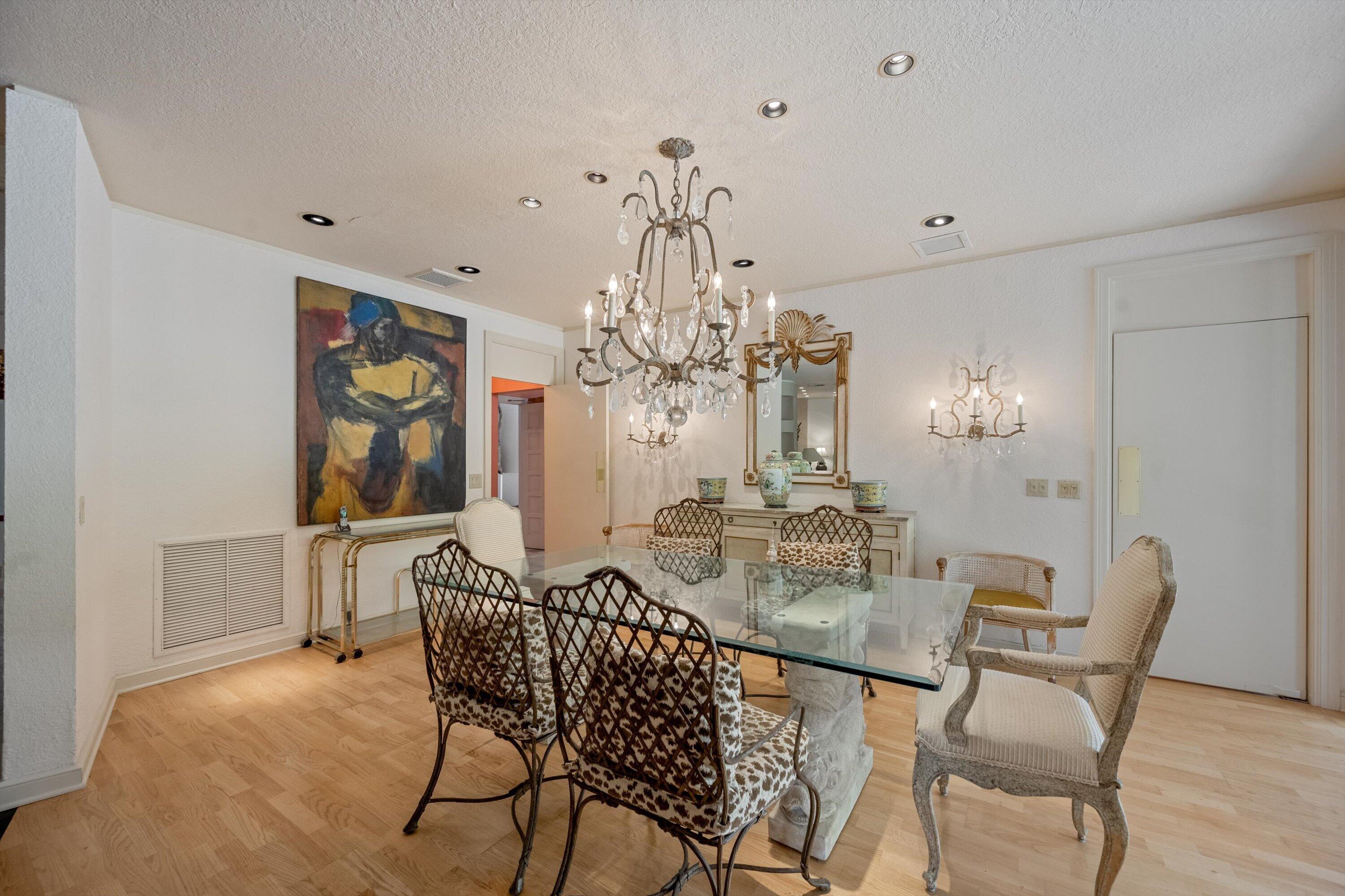 RESIDENCES AT SLOANS CURVE - Residential
