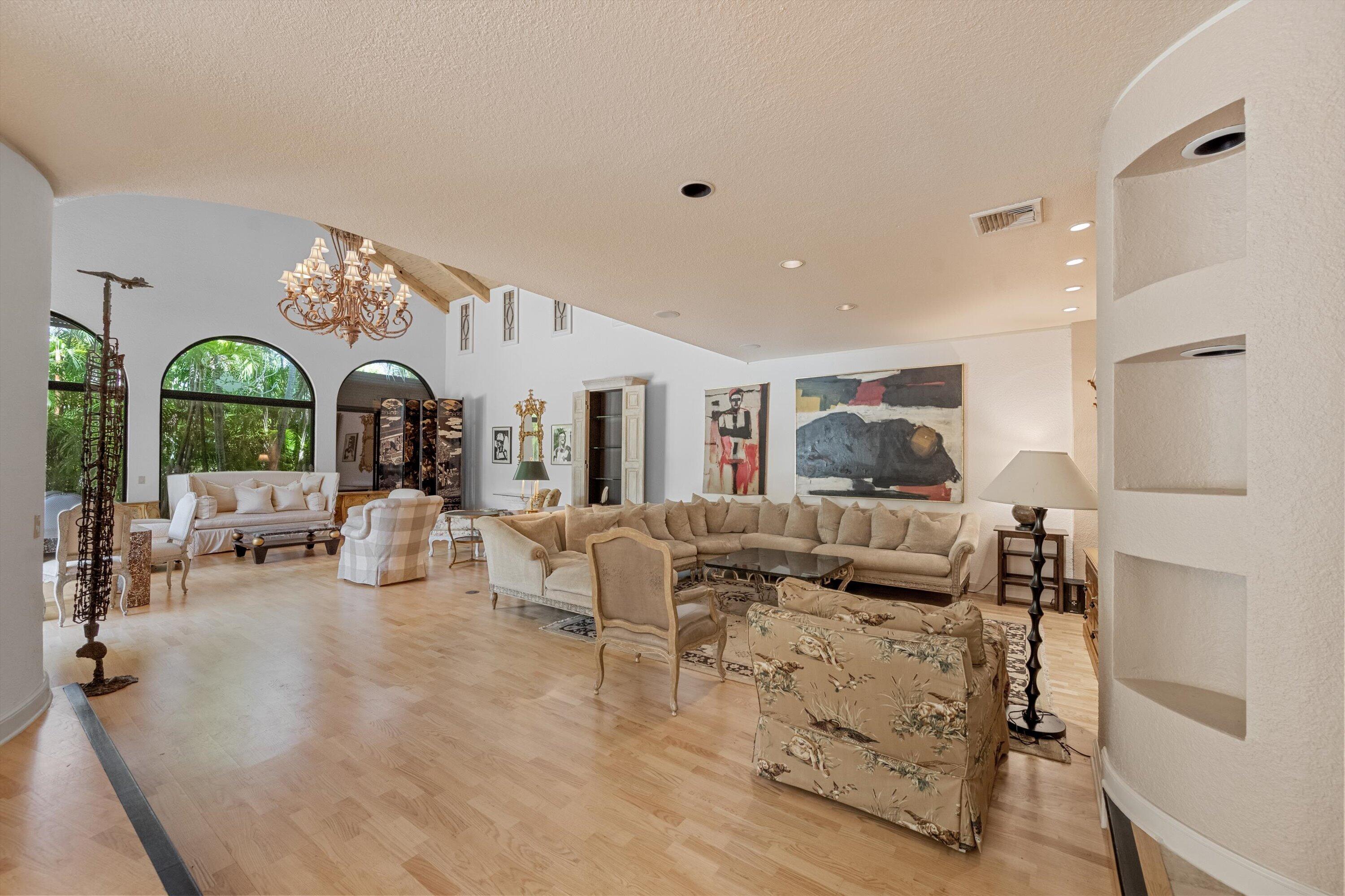 RESIDENCES AT SLOANS CURVE - Residential
