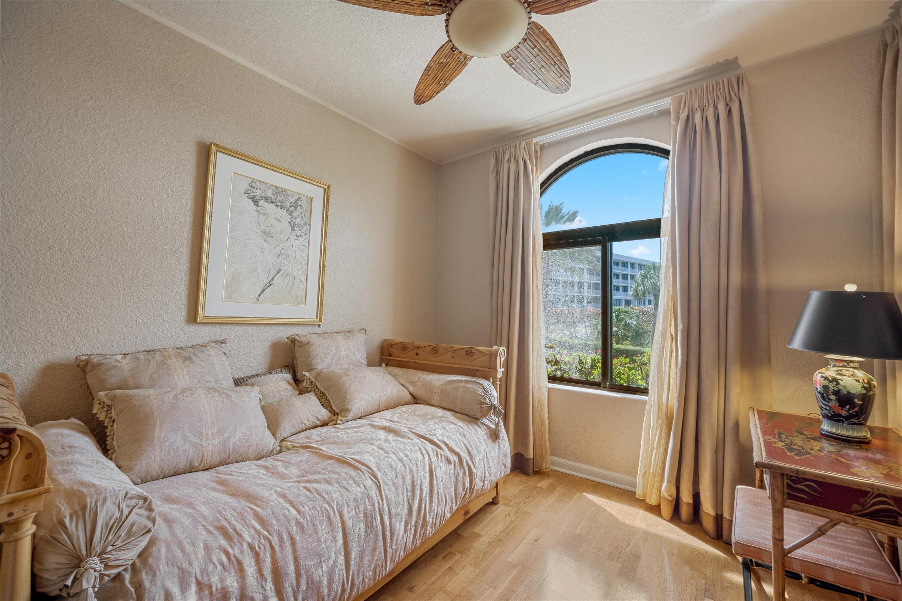 RESIDENCES AT SLOANS CURVE - Residential