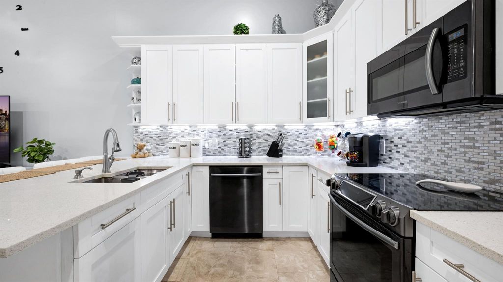 Photo of 5460 Eagle Lake Drive #72b, Palm Beach Gardens, FL 33418 (MLS # R10939074)