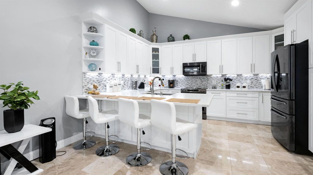 Photo of 5460 Eagle Lake Drive #72b, Palm Beach Gardens, FL 33418 (MLS # R10939074)