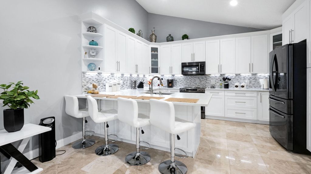Photo of 5460 Eagle Lake Drive #72b, Palm Beach Gardens, FL 33418 (MLS # R10939074)