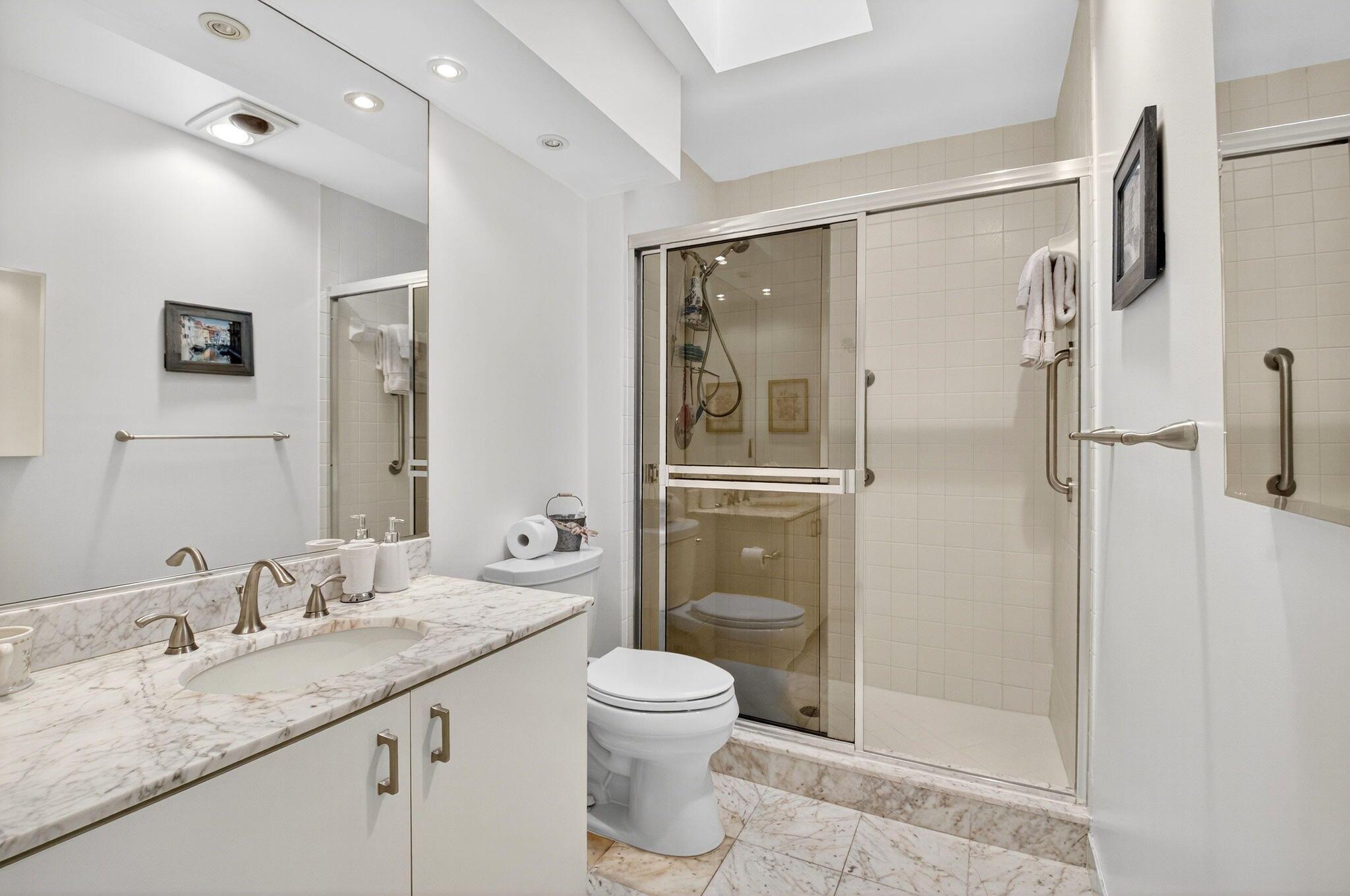 BRISTOL AT HUNTERS RUN CO - Residential