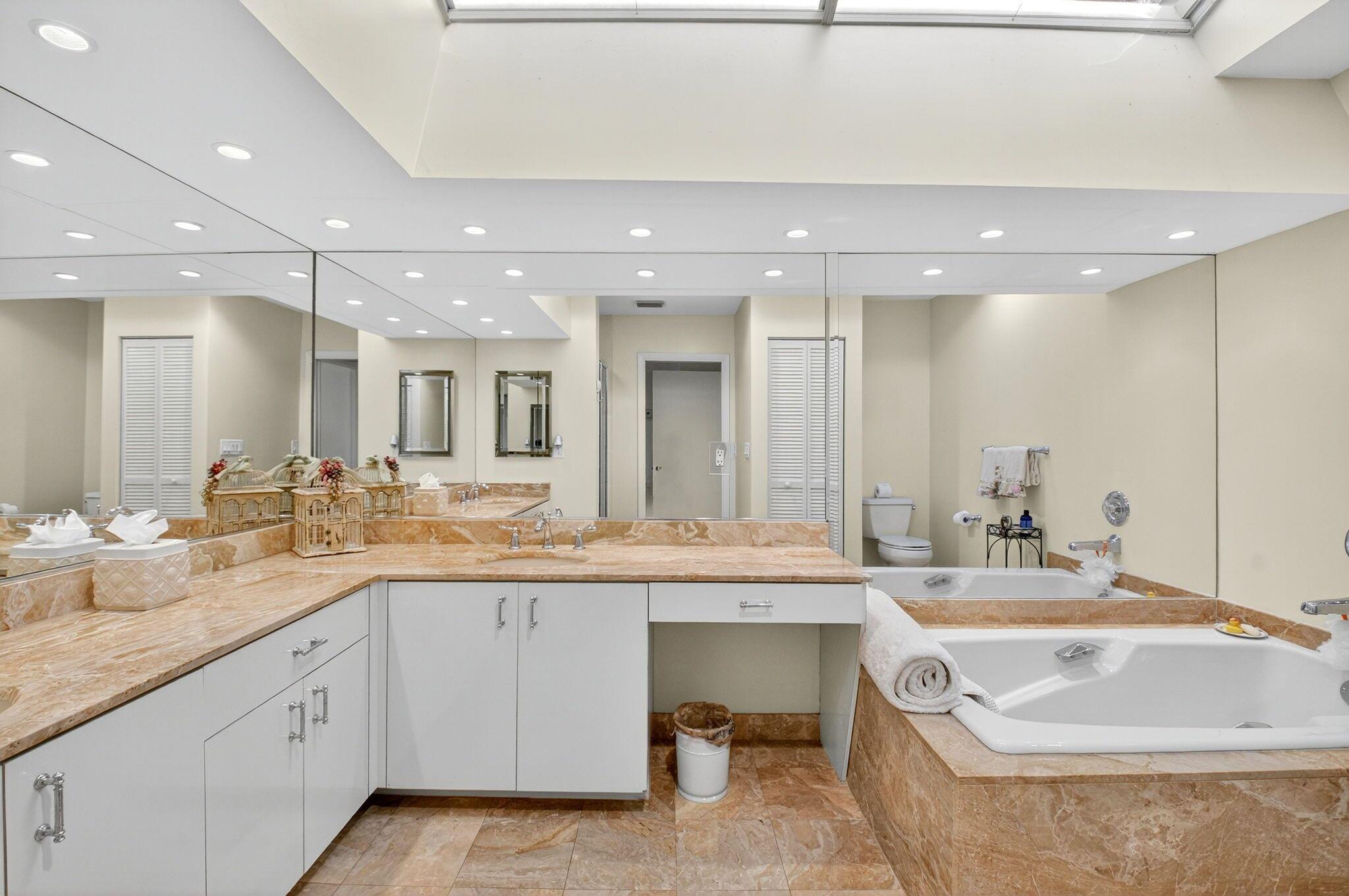 BRISTOL AT HUNTERS RUN CO - Residential