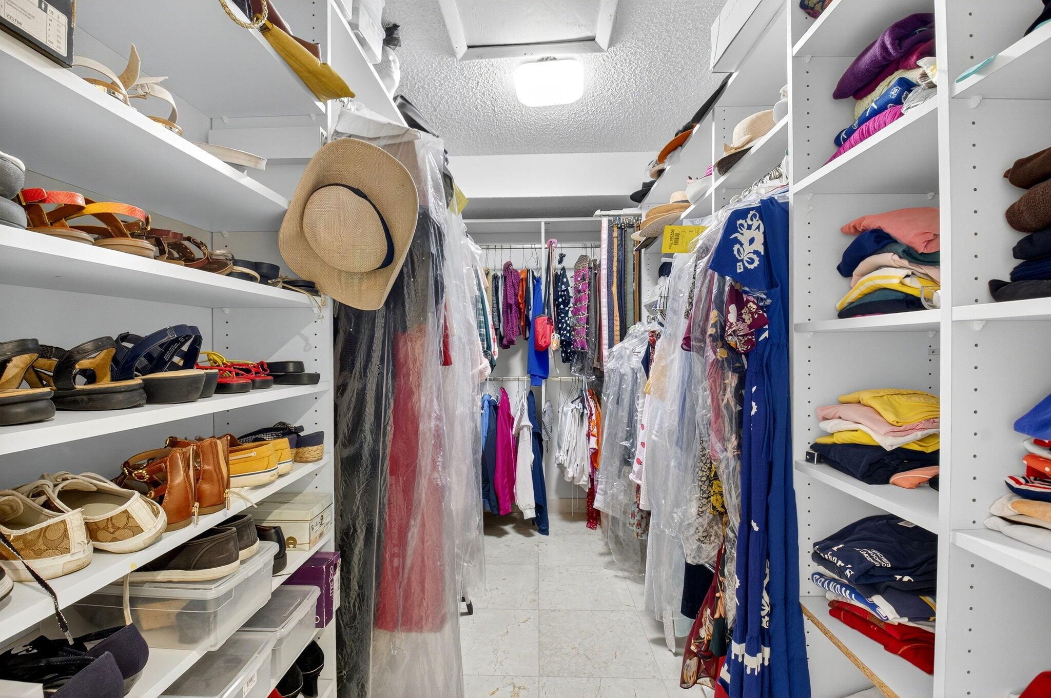 BRISTOL AT HUNTERS RUN CO - Residential