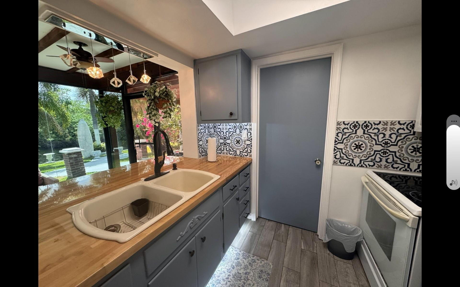 MAINLANDS OF TAMARAC LAKES - Residential Lease