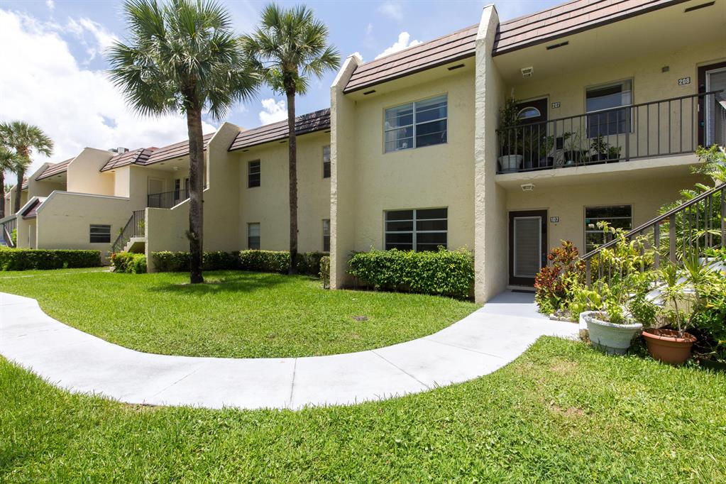 GOLDEN LAKES VILLAGE CONDO E - Residential