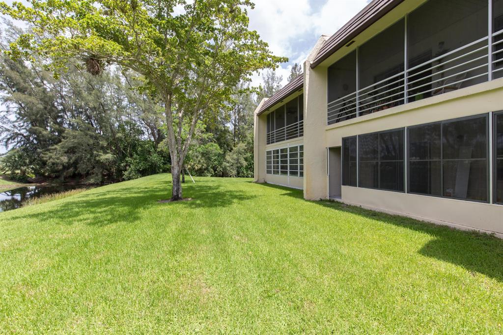 GOLDEN LAKES VILLAGE CONDO E - Residential