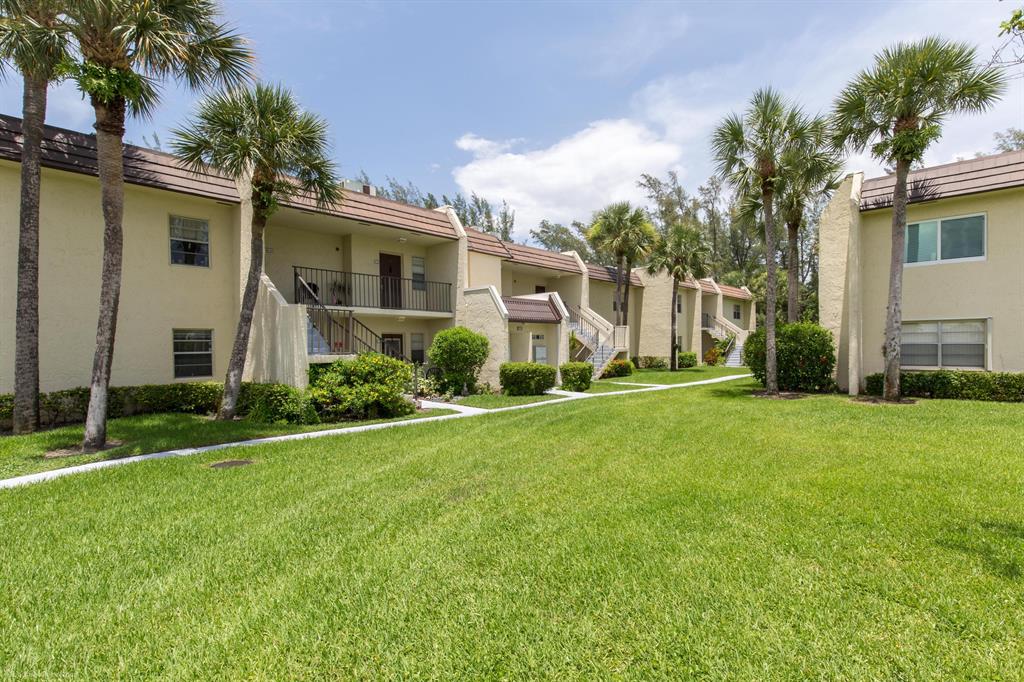 GOLDEN LAKES VILLAGE CONDO E - Residential