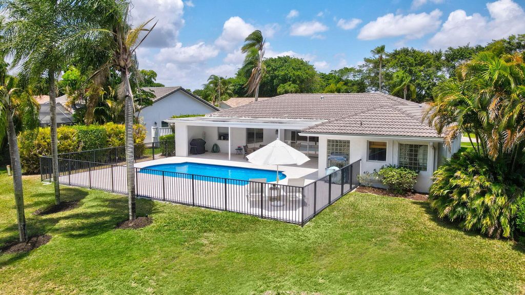 Photo of 10194 Harbourtown Court, Boca Raton, FL 33498 (MLS # R11086086)