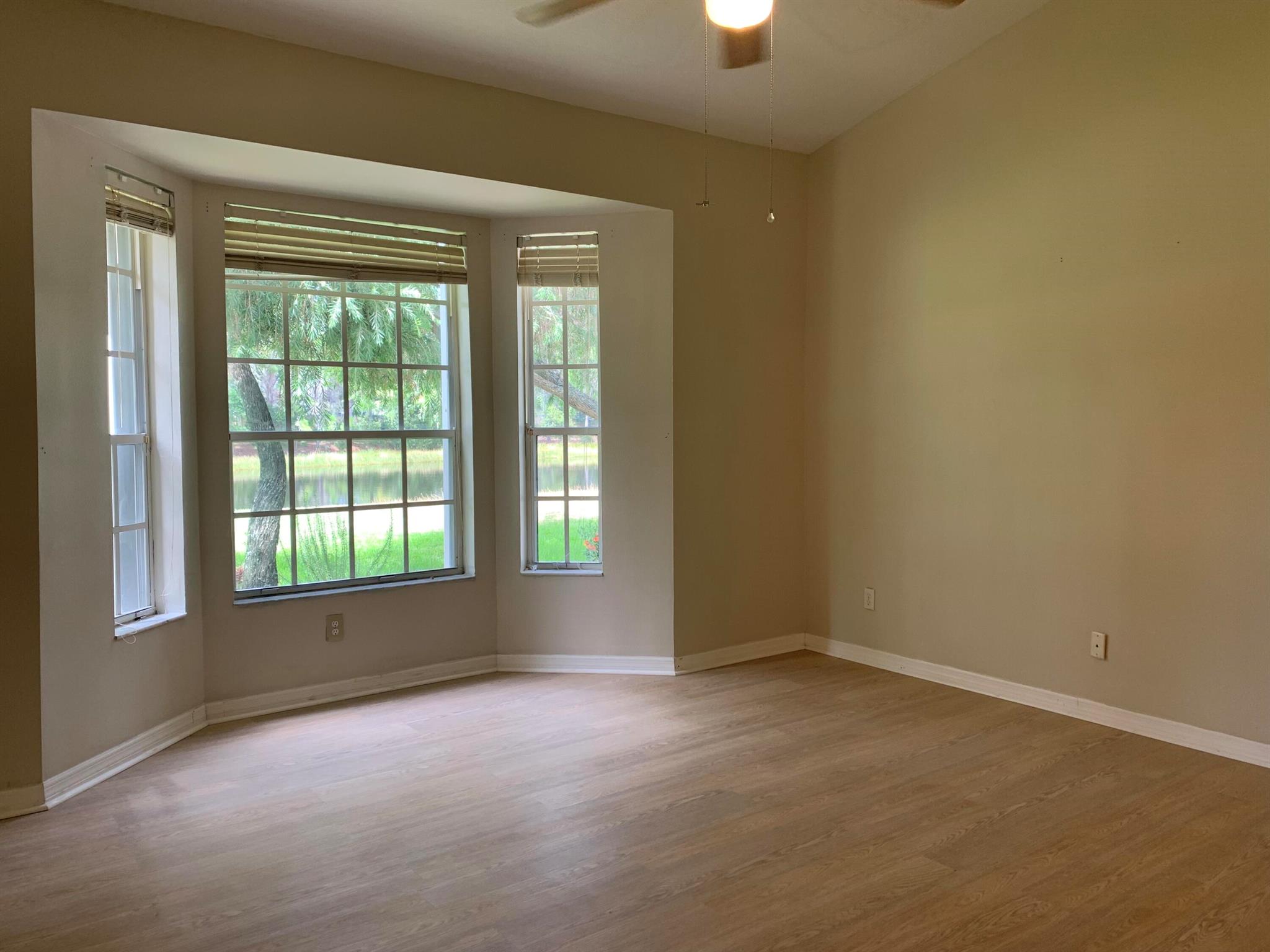 HARBOUR ISLES AT LAKE CHA - Residential Lease