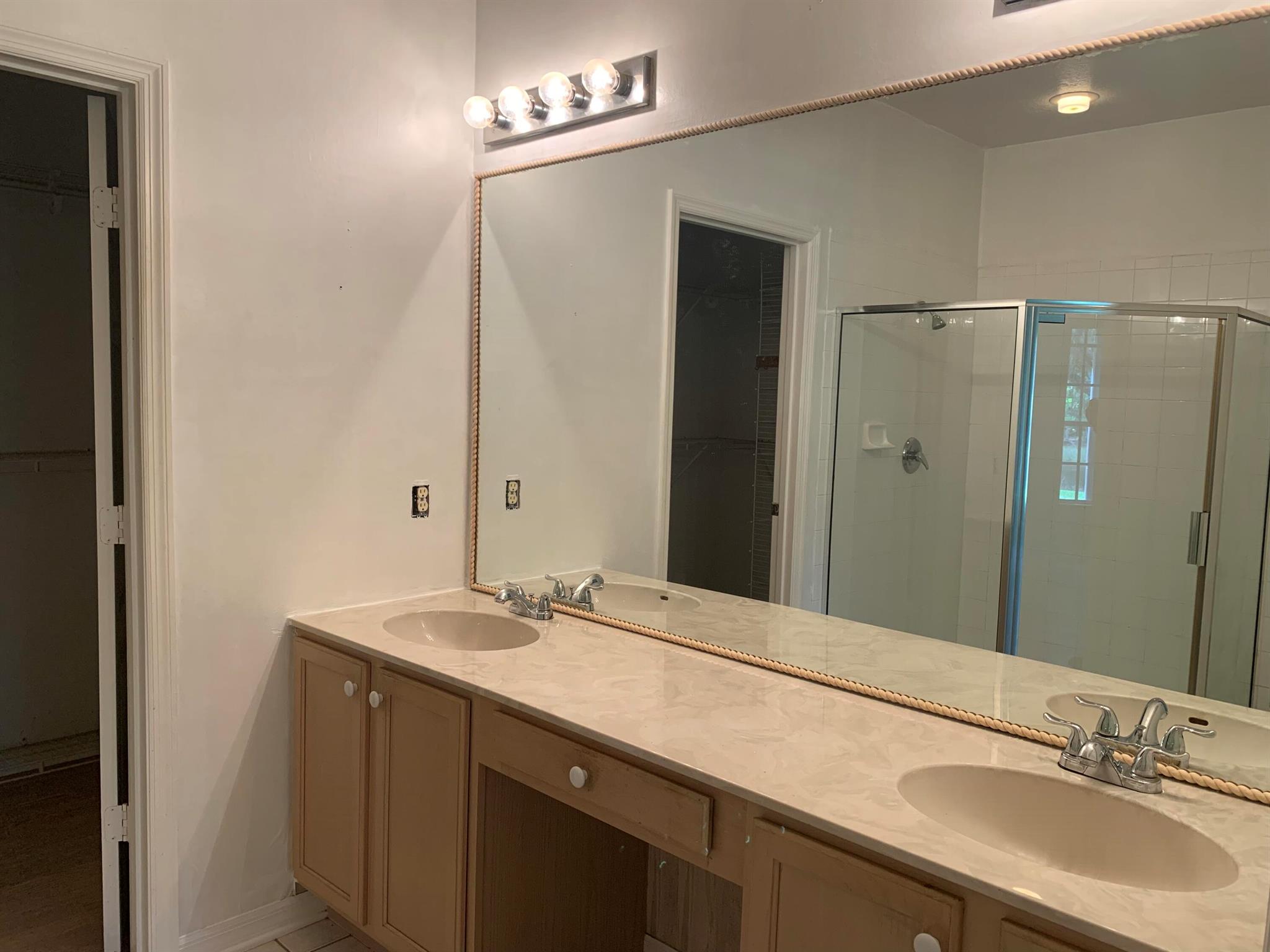 HARBOUR ISLES AT LAKE CHA - Residential Lease