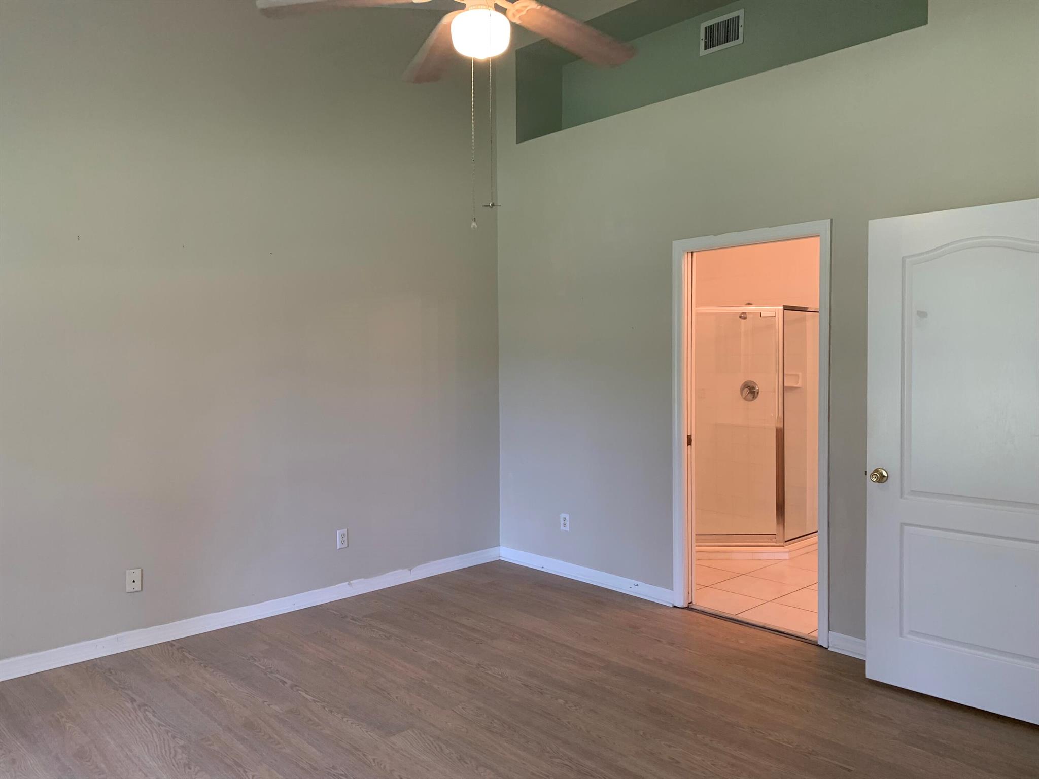 HARBOUR ISLES AT LAKE CHA - Residential Lease