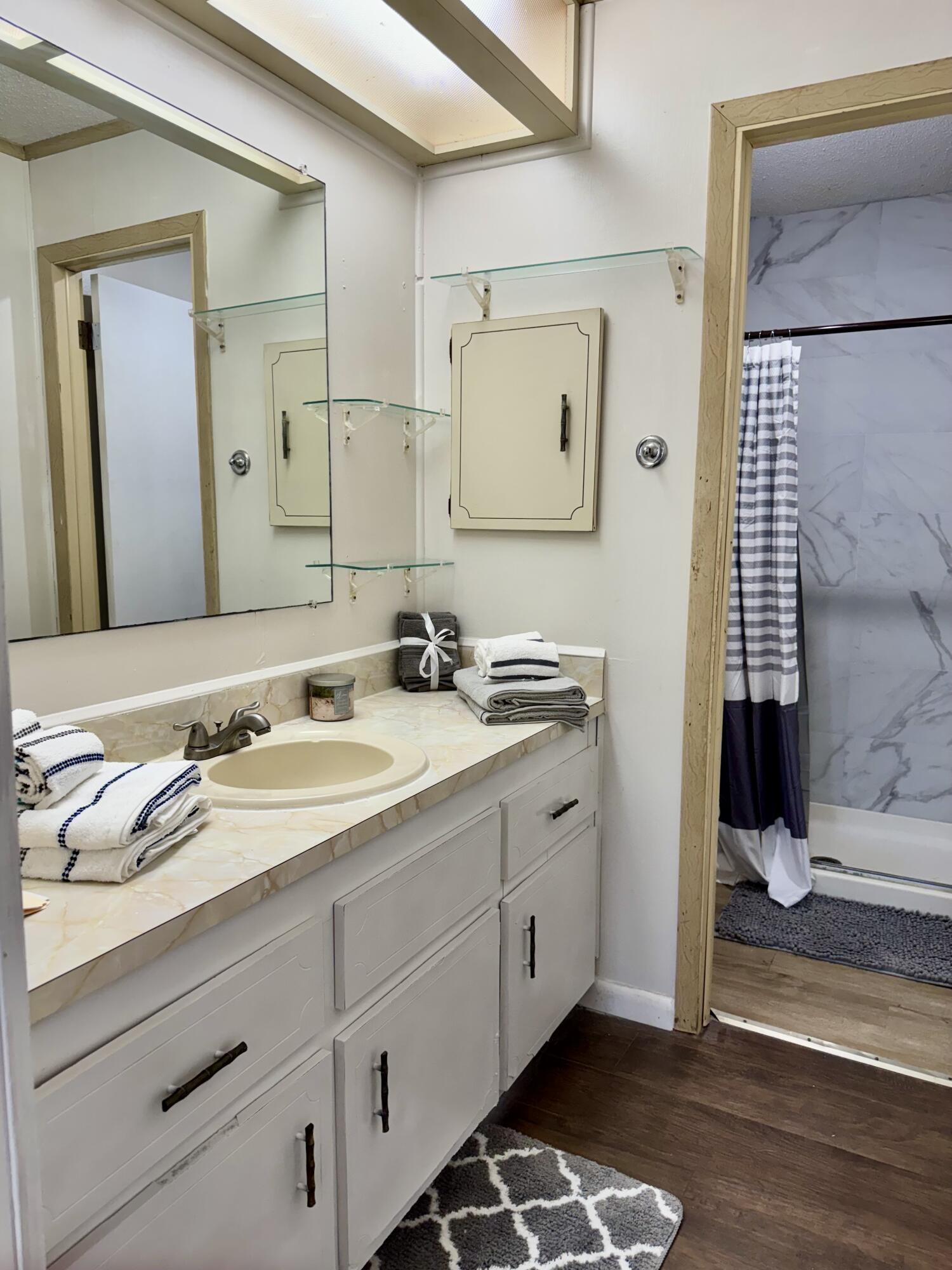 LAR-KEE LAKE - Residential