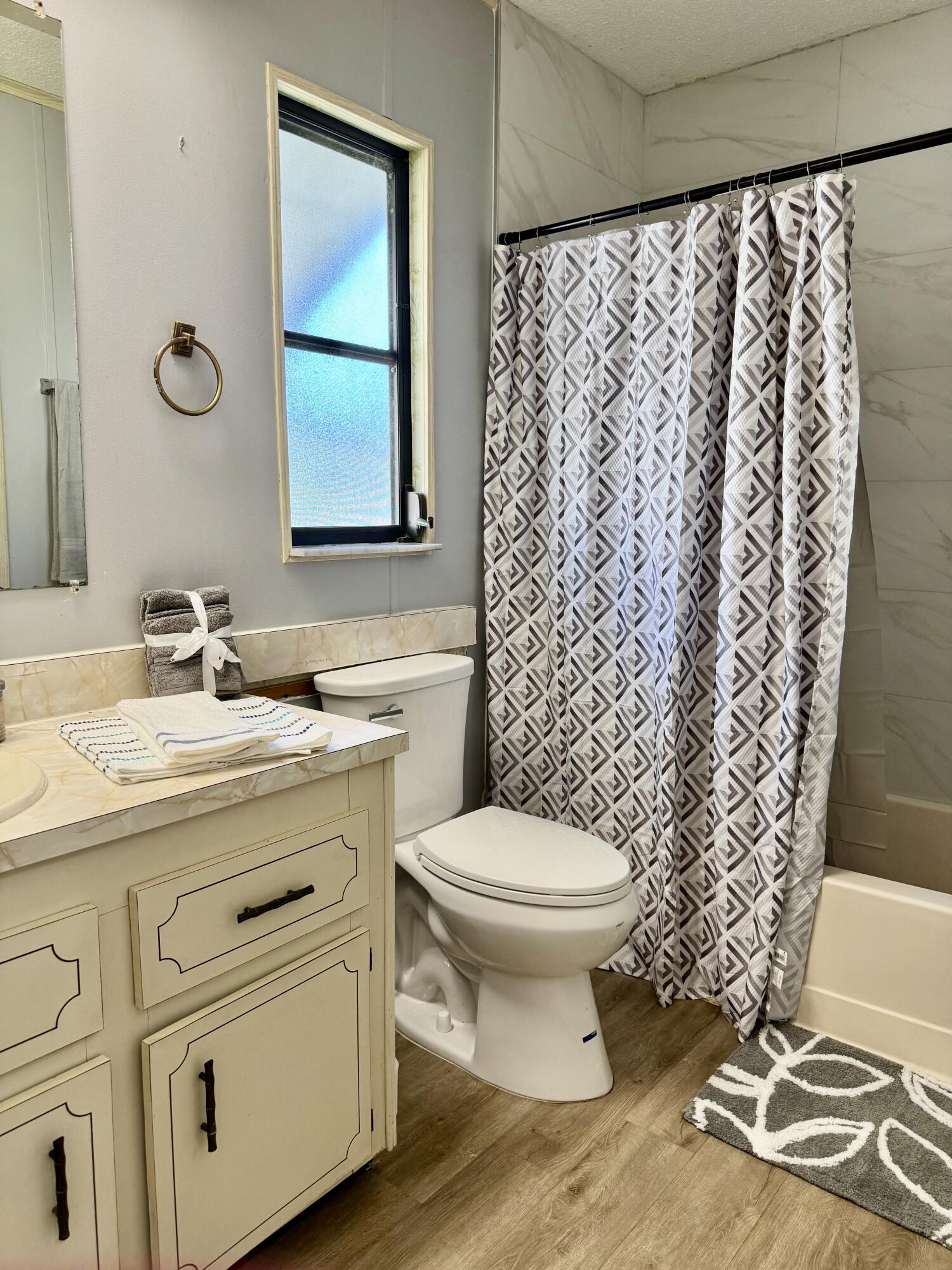 LAR-KEE LAKE - Residential