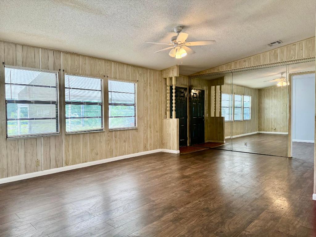 LAR-KEE LAKE - Residential