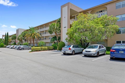 Tiny photo for 2202 Lucaya Bend #M1, Coconut Creek, FL 33066 (MLS # B26037753)