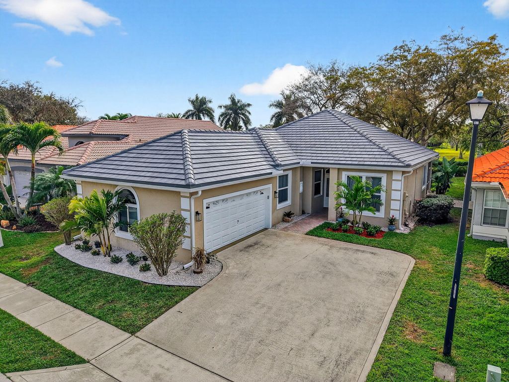 Photo of 13567 Weyburne Drive, Delray Beach, FL 33446 (MLS # R11169499)