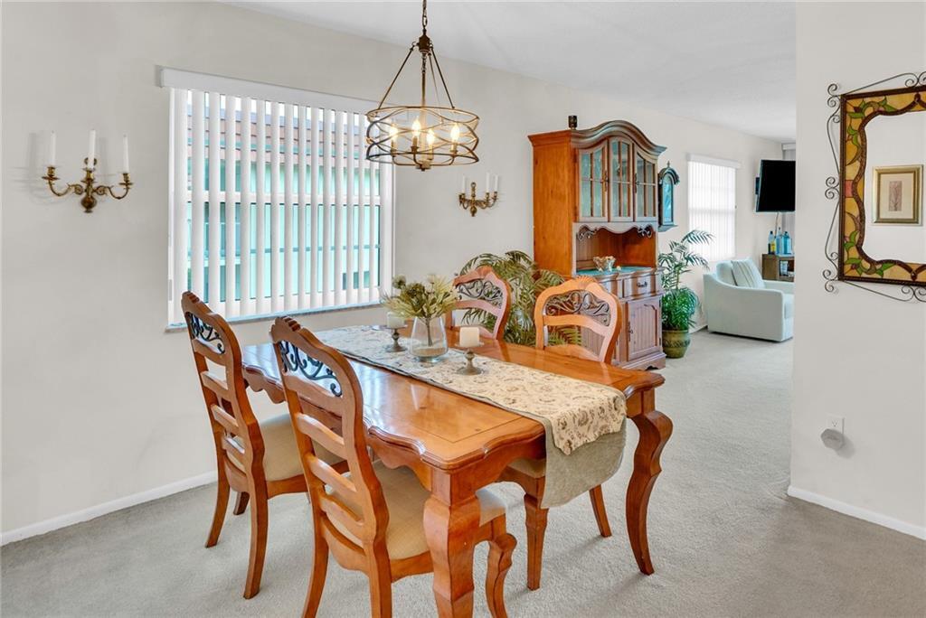 1 VISTA PALM Lane 207
