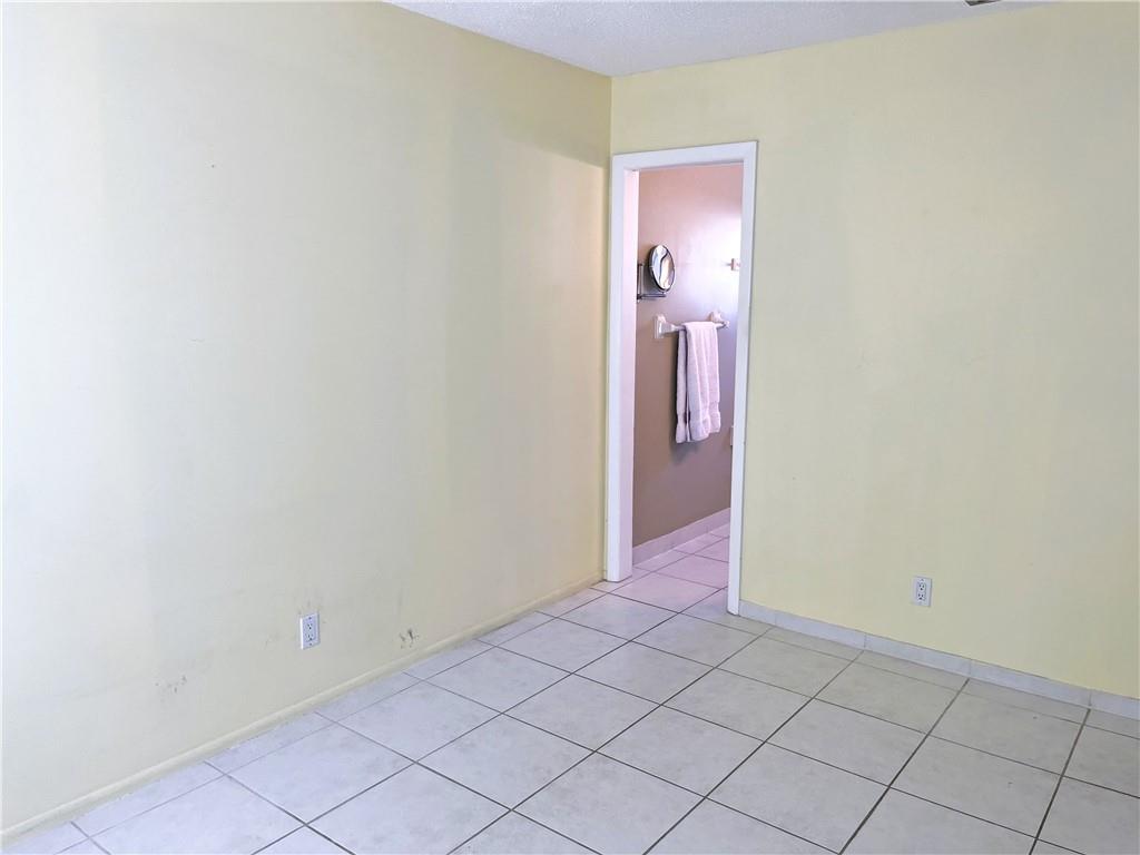 CRESTHAVEN VILLAS CONDO 3 - Residential