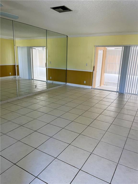 CRESTHAVEN VILLAS CONDO 3 - Residential