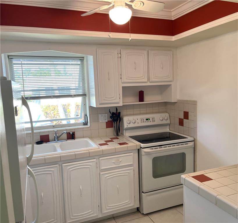 CRESTHAVEN VILLAS CONDO 3 - Residential