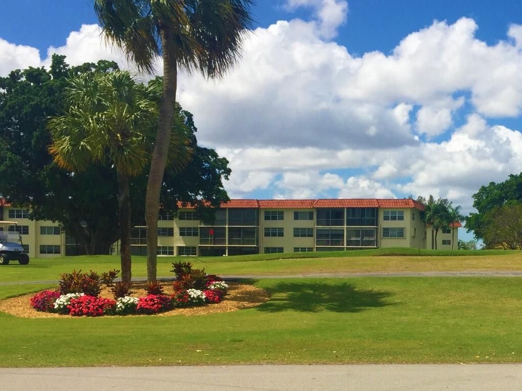 Photo of 9420 S Hollybrook Lake Drive #305, Pembroke Pines, FL 33025 (MLS # F10432004)