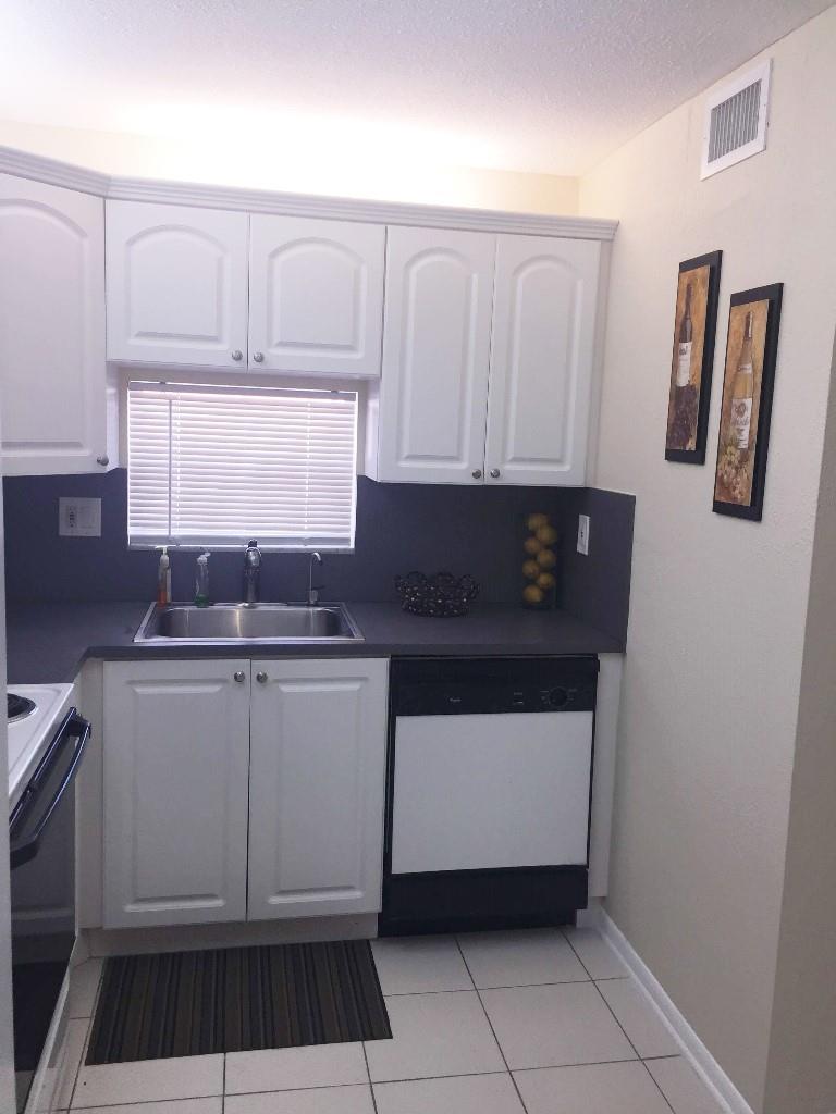 HOLLYBROOK GOLF AND TENNI - Residential