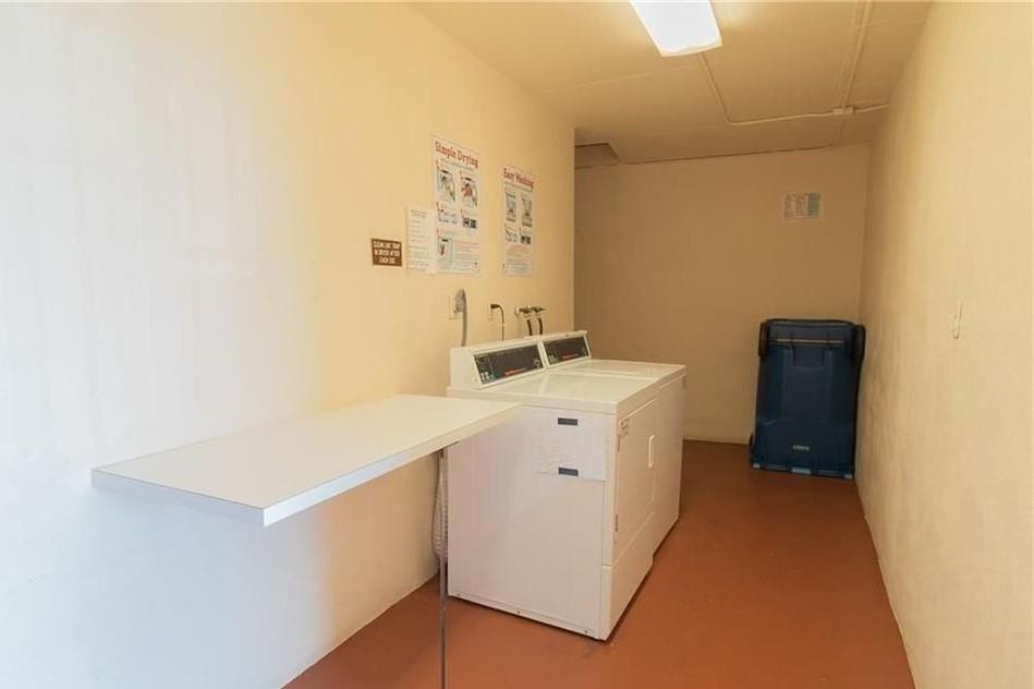 HOLLYBROOK GOLF AND TENNI - Residential