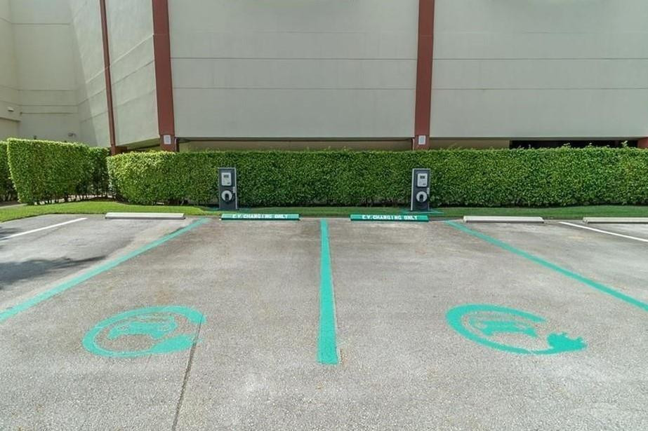 HOLLYBROOK GOLF AND TENNI - Residential