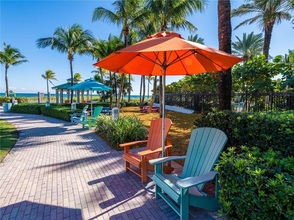 VILLA BY THE SEA - Residential