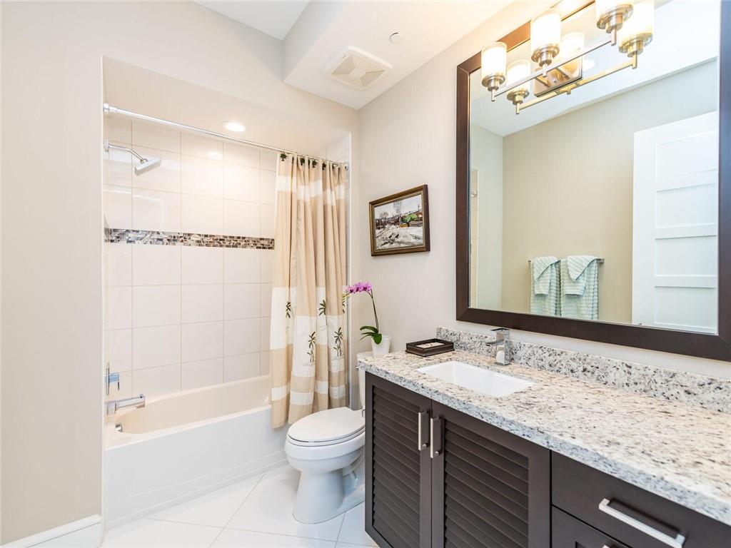 VILLA BY THE SEA - Residential