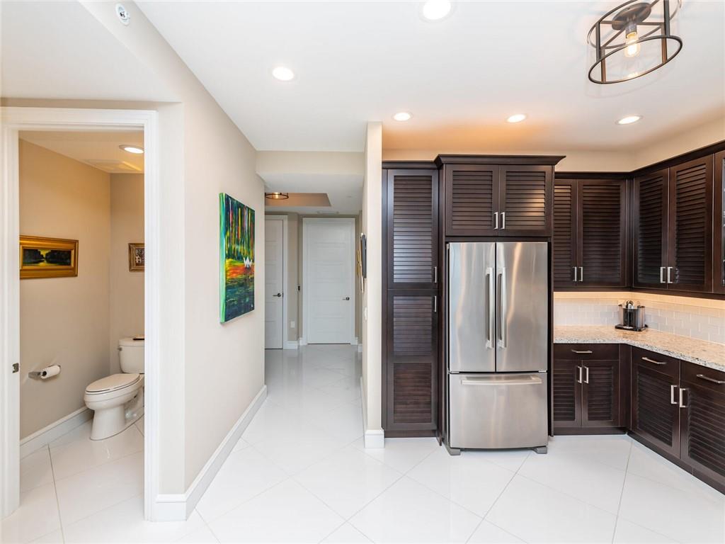 VILLA BY THE SEA - Residential