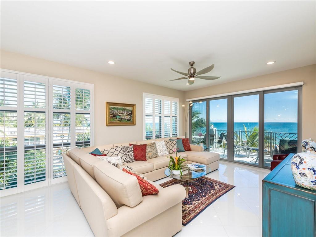 VILLA BY THE SEA - Residential