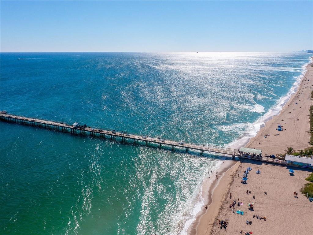 VILLA BY THE SEA - Residential