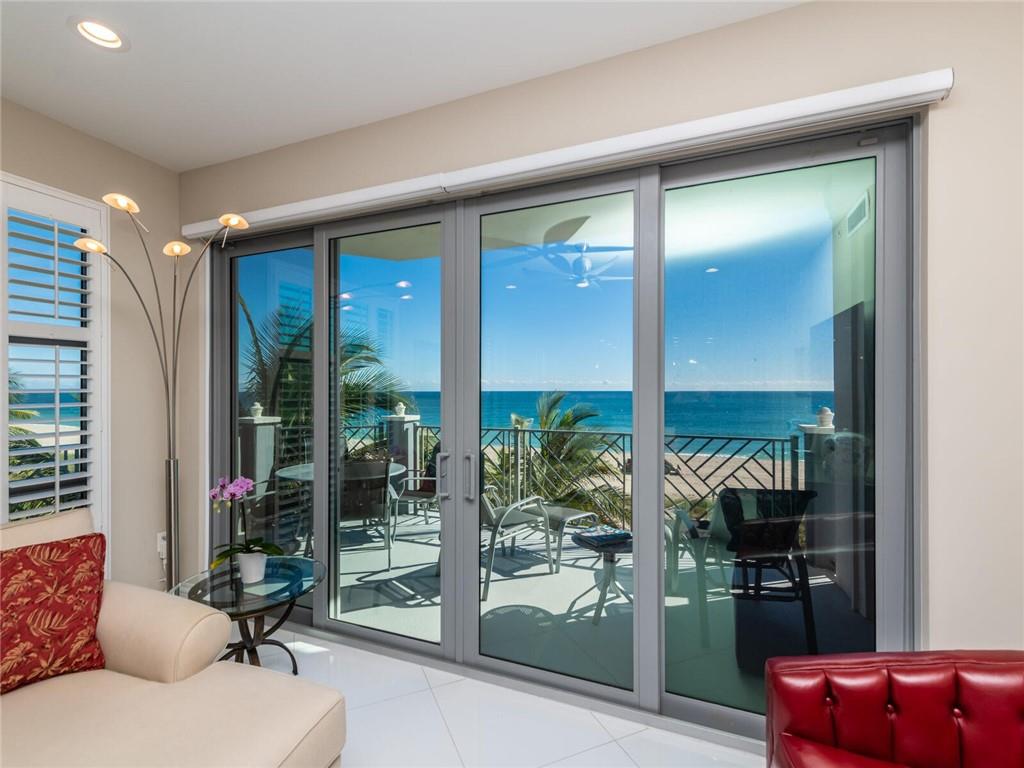 VILLA BY THE SEA - Residential