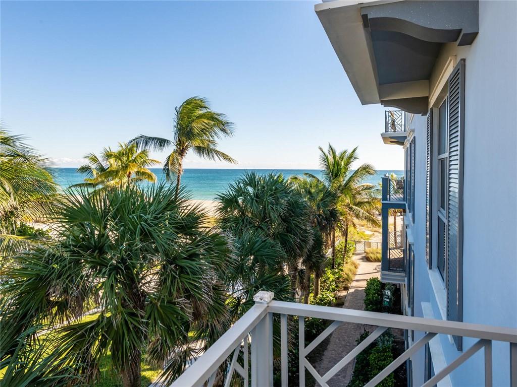 VILLA BY THE SEA - Residential