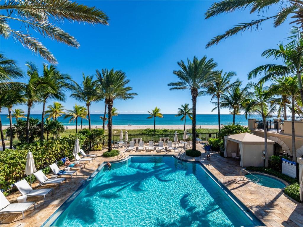 VILLA BY THE SEA - Residential