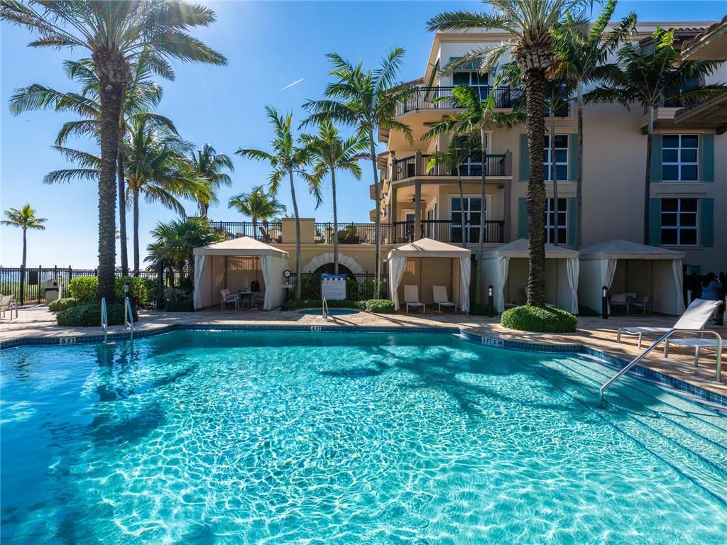 VILLA BY THE SEA - Residential