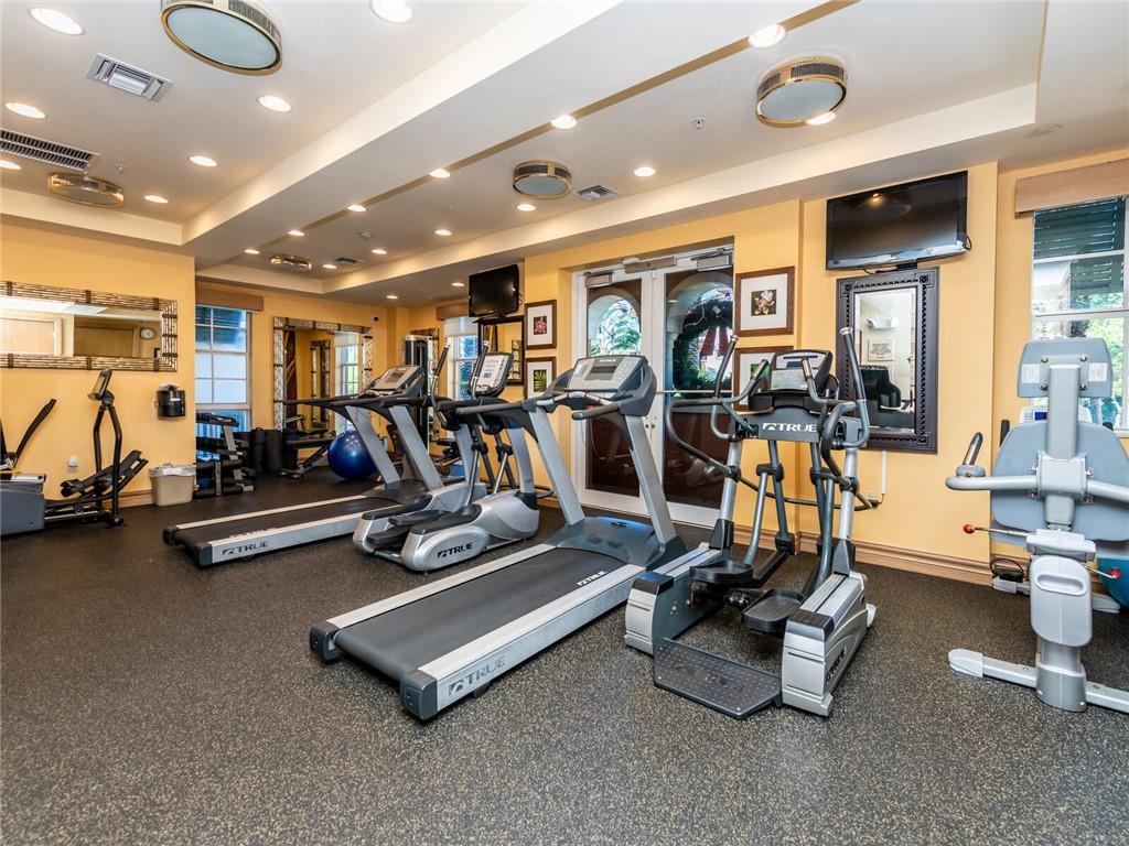 VILLA BY THE SEA - Residential